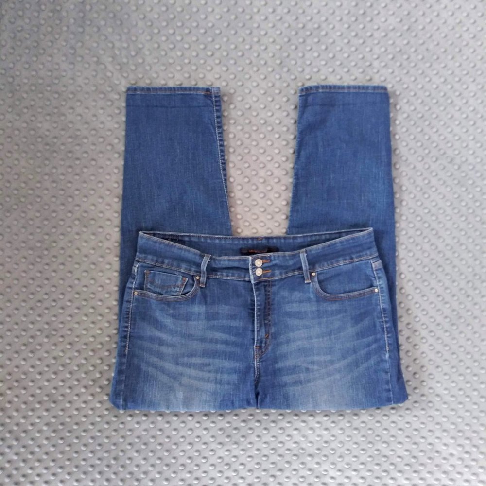 Levi's Mid-rise Ankle Jeans size 16